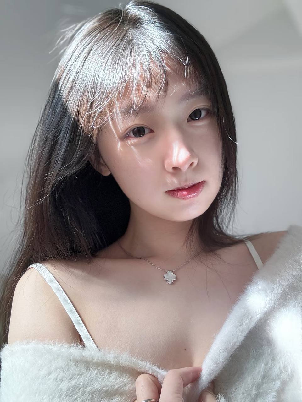 从白山到延边:包养女大学生的生活对比与隐秘心声 从白山到延边:包养女大学生的生活对比与隐秘心声