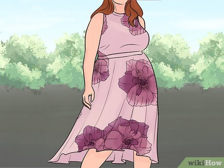 This flowery look is perfect for a sunny day outside.